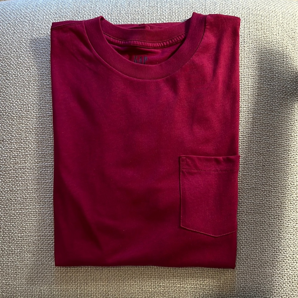 Gap Short Sleeve Pocket T-Shirt in Ruby